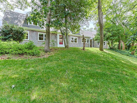2nd image of 40 Smith Farm Road