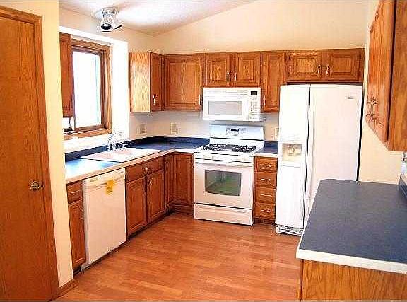 4th image of 1904 Black Hills Dr