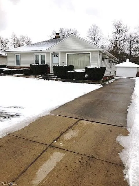 11121 Magdala Dr photo 1
