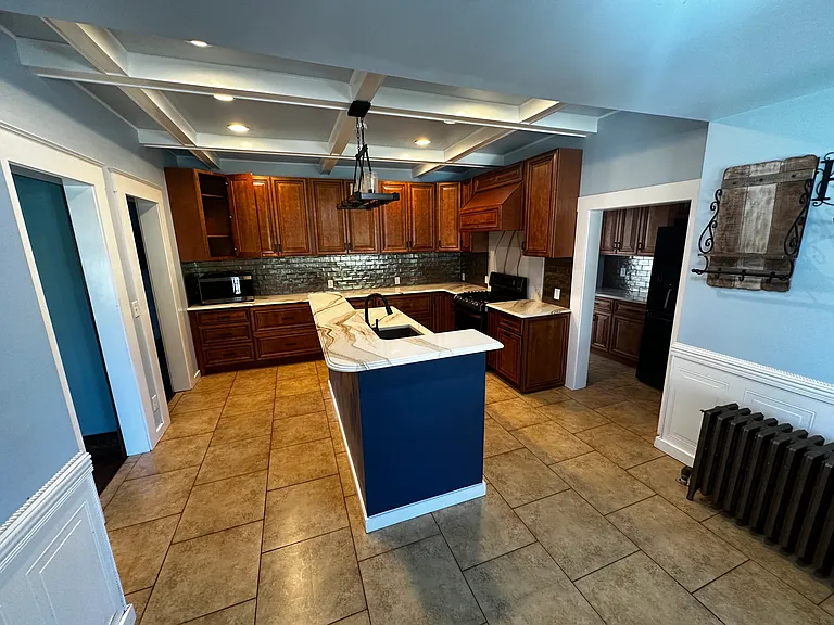 715 E Capitol Ave — Photo 8