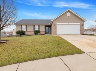 26 Crystal Meadow Ct, Wentzville, MO 63385