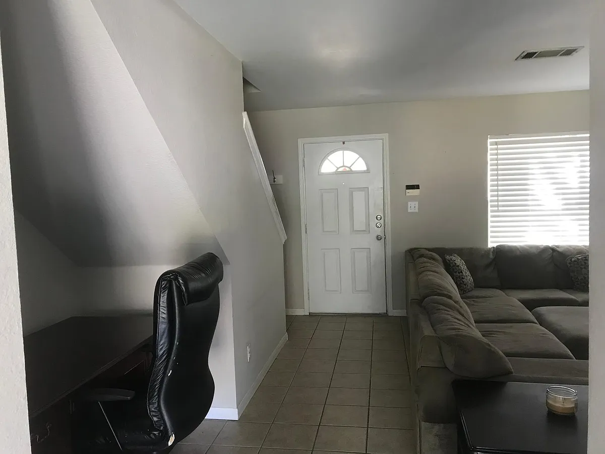 Building Photo - 10623 Marshitahs Way