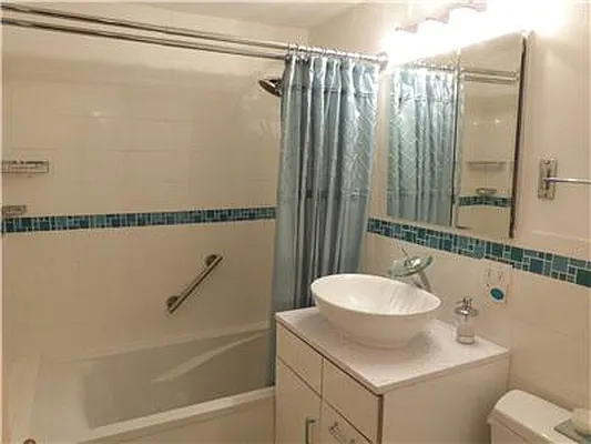 Sold by David Francis New York LLC | media 7
