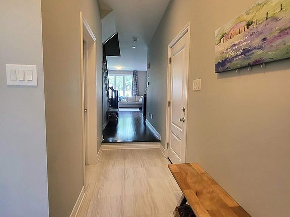 3rd image of 308 Fergus Cres