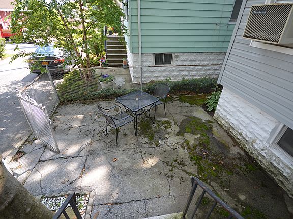 4th image of 23 Aster Pl
