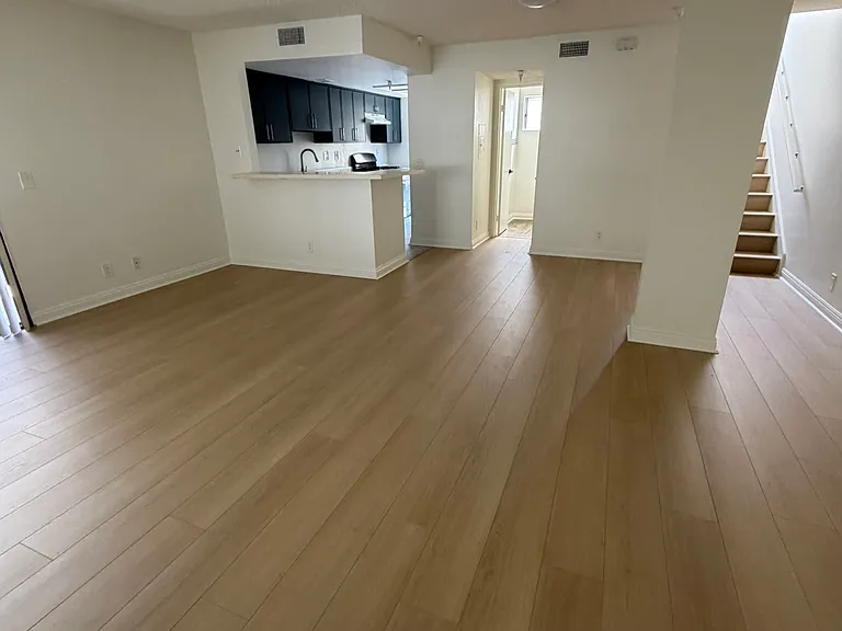 313 E Pine St #18 — Photo 3