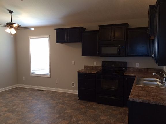 5th image of 448 Saint Paul Ave