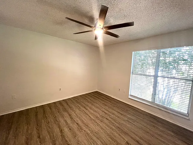 4107 Chatham Oak Ct — Photo 11