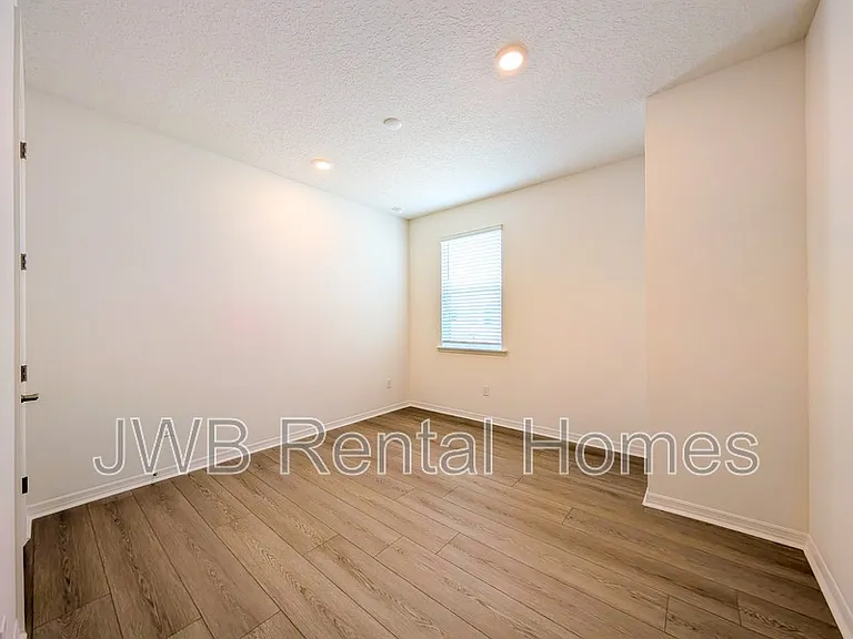 1865 Sue Meadow Ln — Photo 8