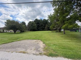 1278 Noble St, Barberton, OH 44203
