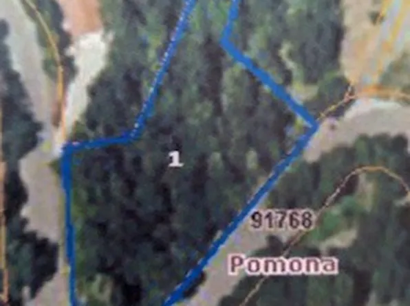 943 Hillcrest Dr Lot 105, Pomona, CA 91768