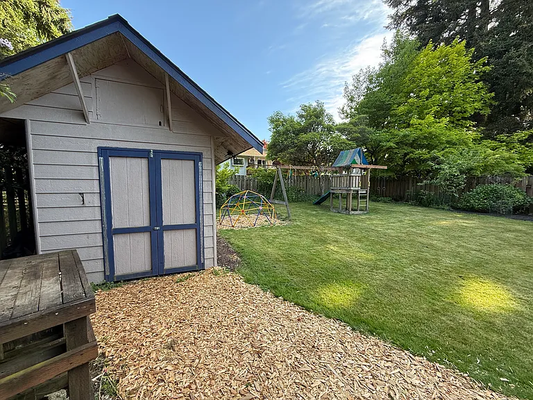 516 47th St SE — Photo 12
