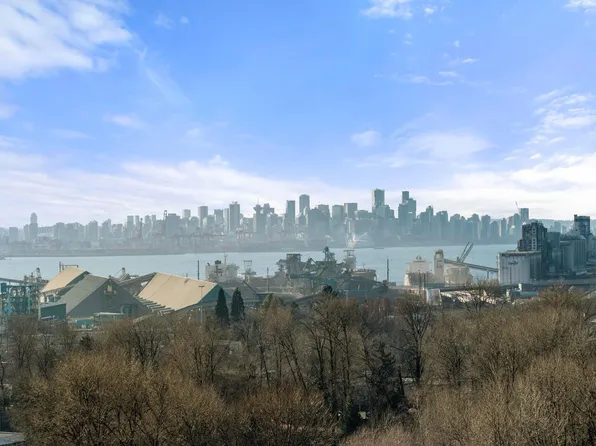 1500 Fern St #1807, North Vancouver, BC V7J 0A9