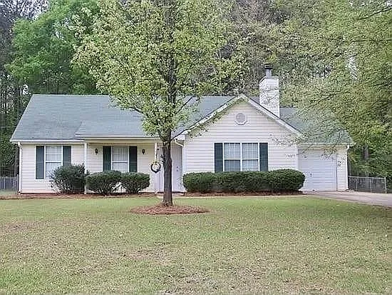 108 Lake Forest Dr photo 1