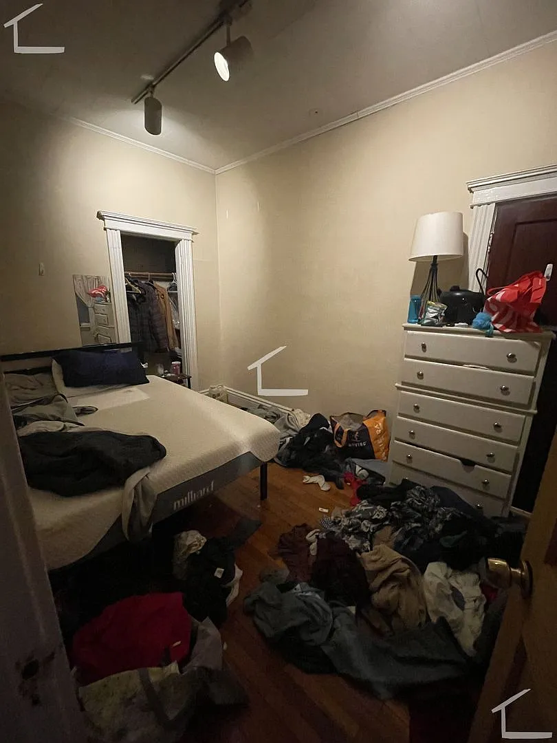 Charming 4-Bedroom -No Broker Fee — Photo 4