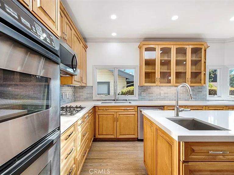 8848 Ashcroft Ave — Photo 27