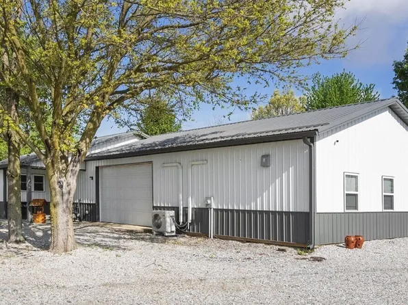 136 S Hillcrest Dr, Rockville, IN 47872