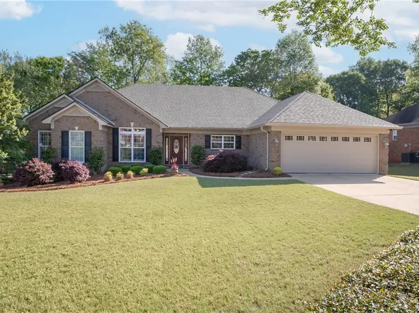 2401 Canter Dr, Phenix City, AL 36867