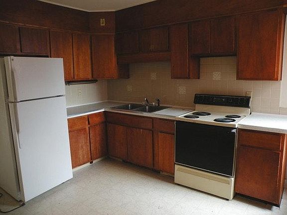 764 N. 13th St. Kitchen