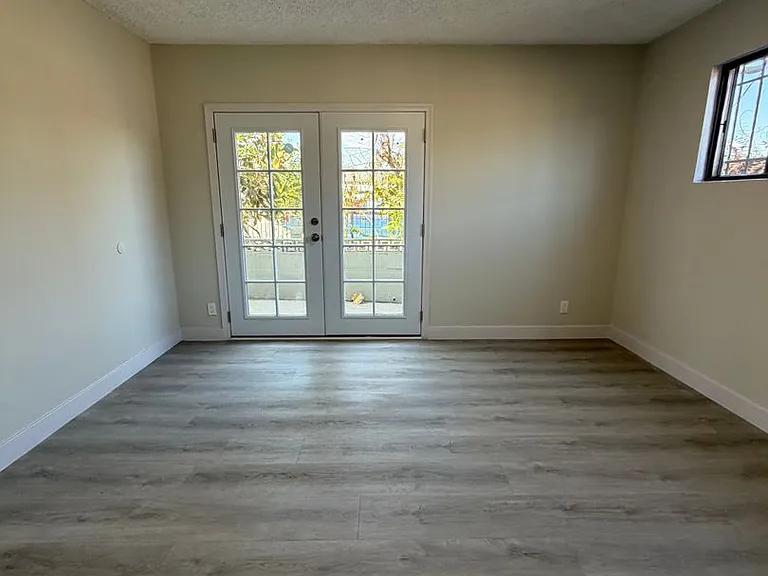 1334 W 93rd St — Photo 5