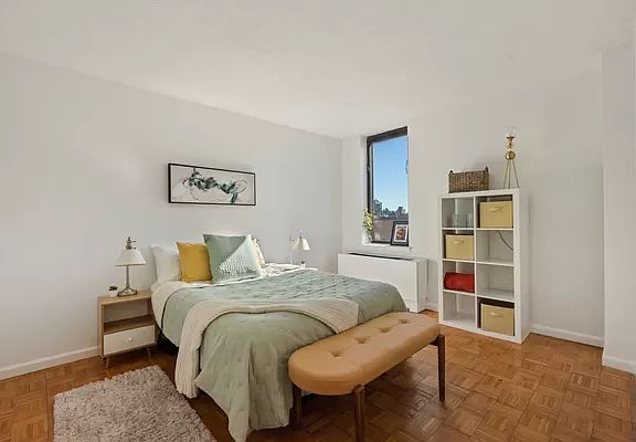 3rd image of 24 E 7th St APT 8D