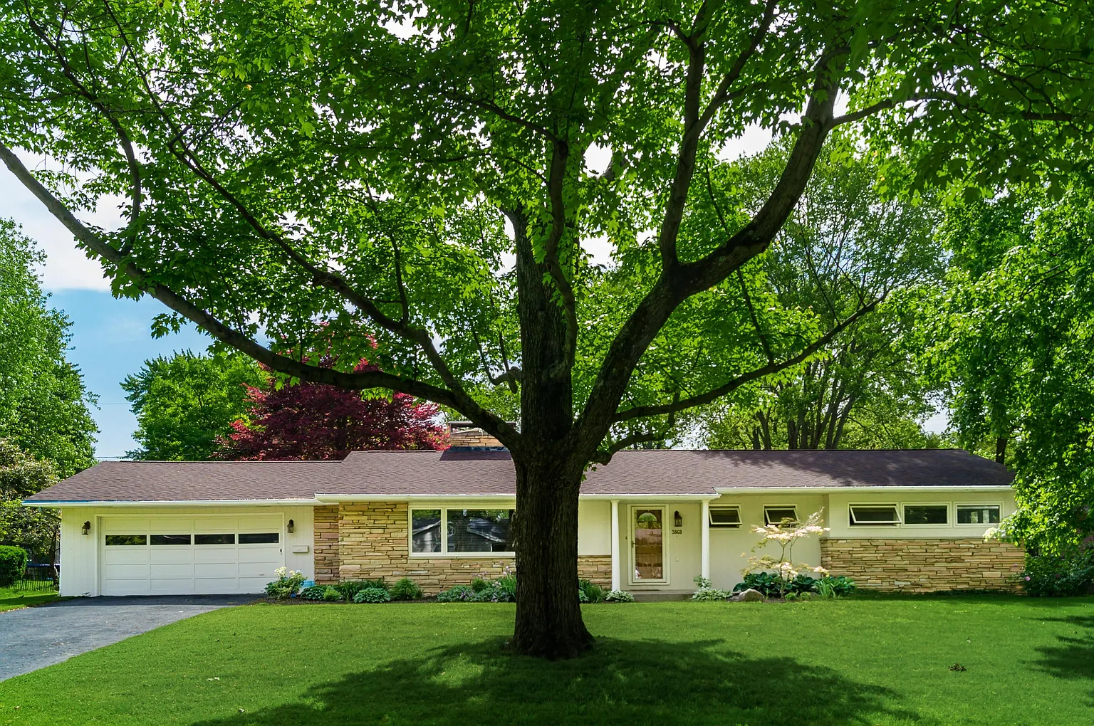 3868 Chevington Rd photo 1