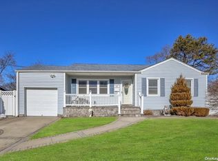 65 Wilson St, Brentwood, NY 11717