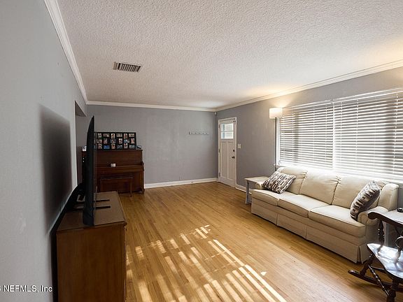 3rd image of 4639 MARTINGALE Road