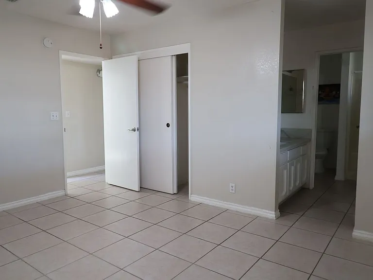 528 S Sorrel St — Photo 8