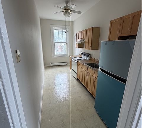 3rd image of 32 S Church St