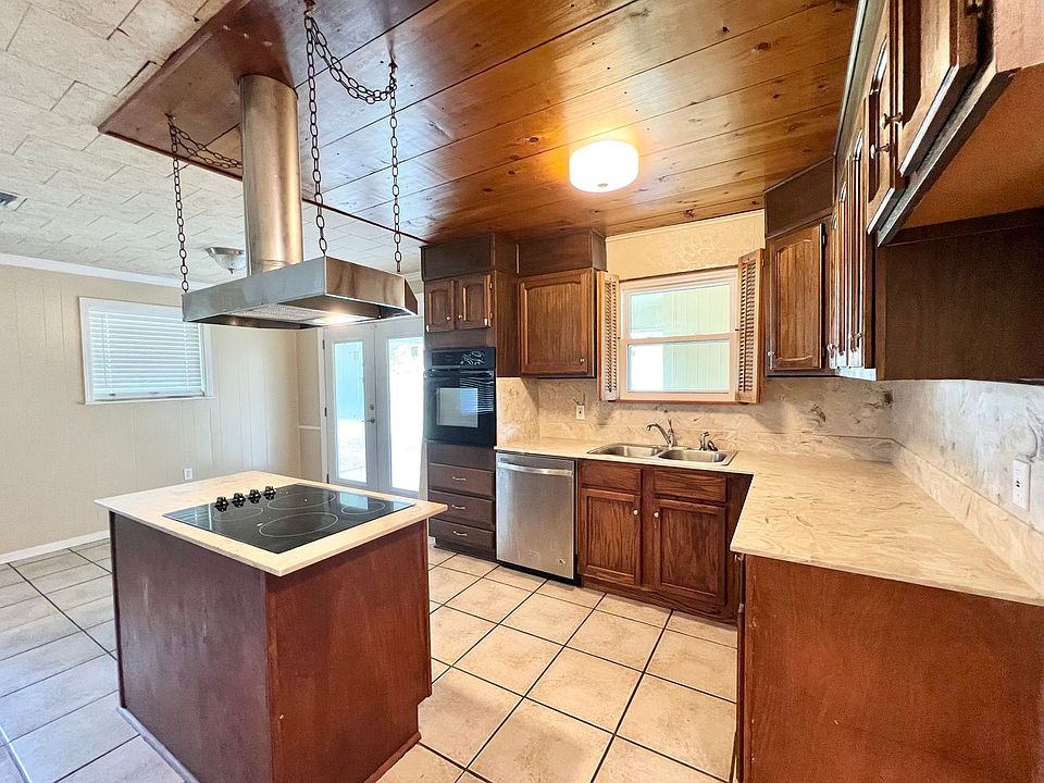 1st image of 4510 Greenwood Ln