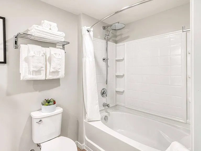 MDA Apartments — Photo 6