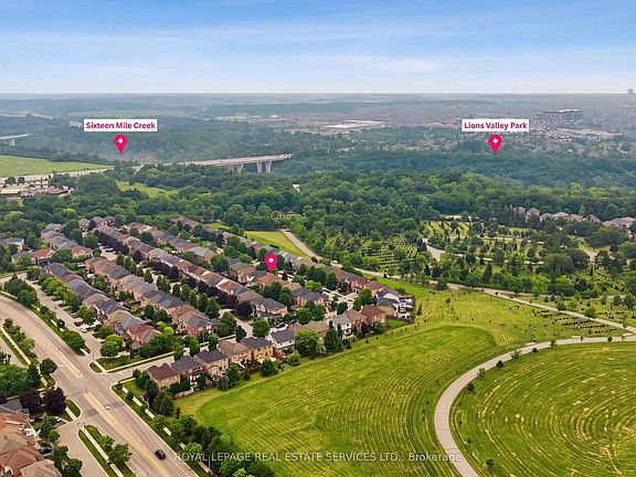 4th image of 2382 Falkland Cres