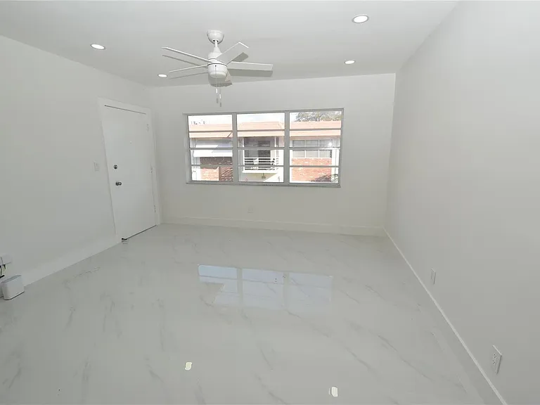 3550 NW 8th Ave #810 — Photo 9