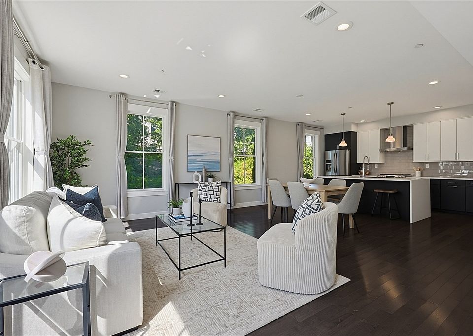 1st image of 7 Greenley Pl Unit 3