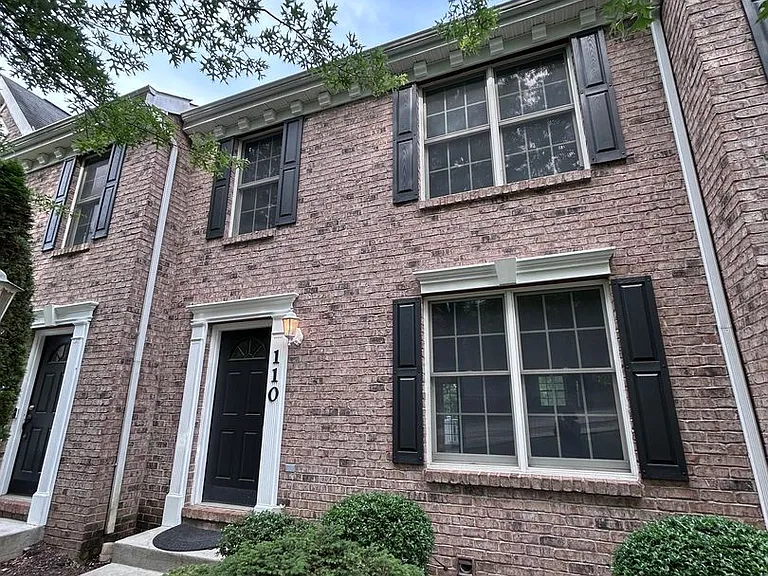 1-114 Castleview Dr — Photo 2