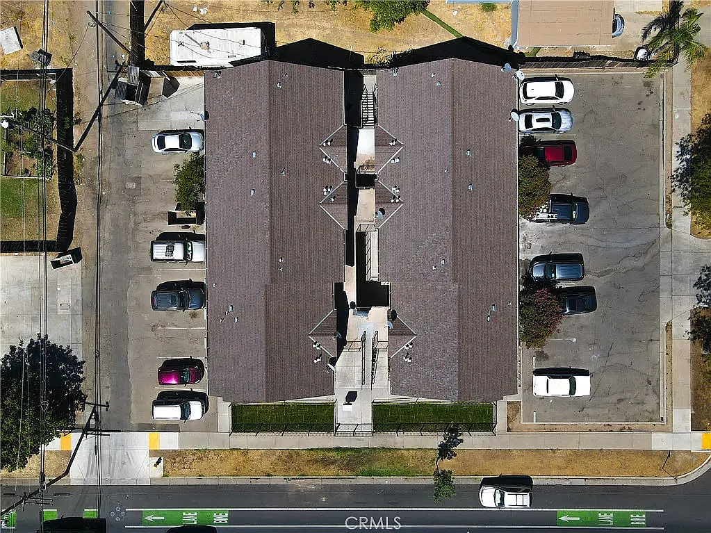 2 bed, 800 sqft, $1,350 — Photo 2