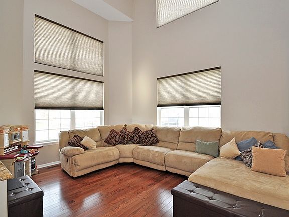 3rd image of 539 W Seaton Dr