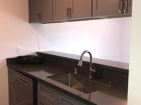 3rd image of 712 Arnold Way #A