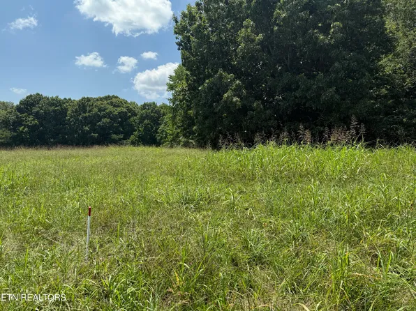 151 Padstow Ln, Lenoir City, TN 37772