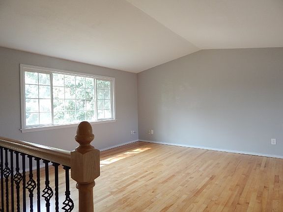 2nd image of 5012 N Mitchell Dr