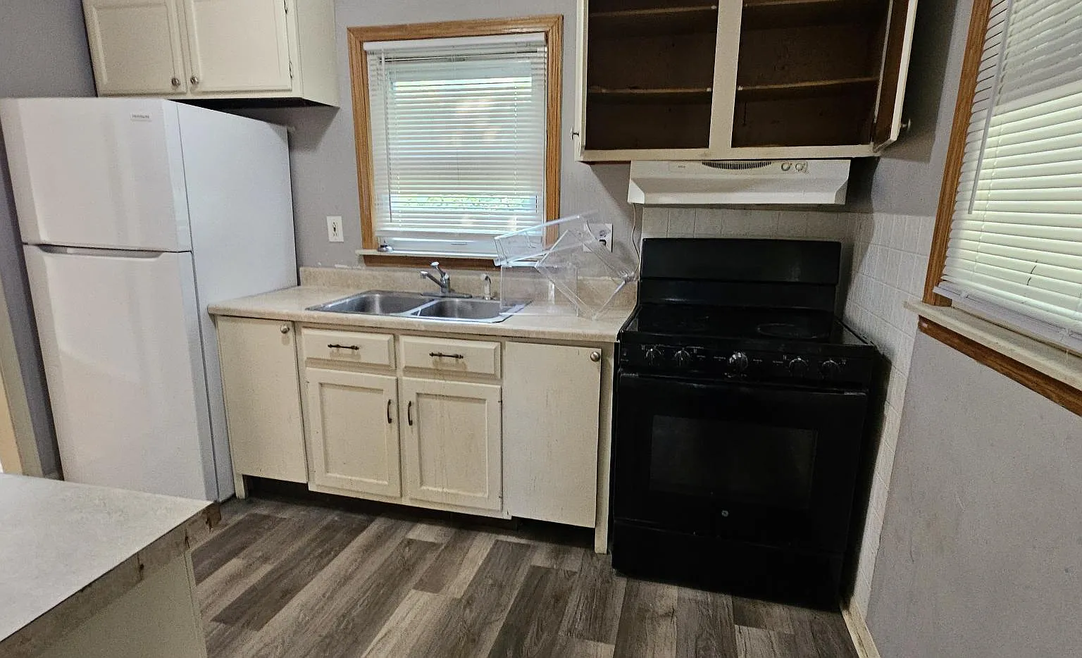 2 bed, 1000 sqft, $1,349 — Photo 2