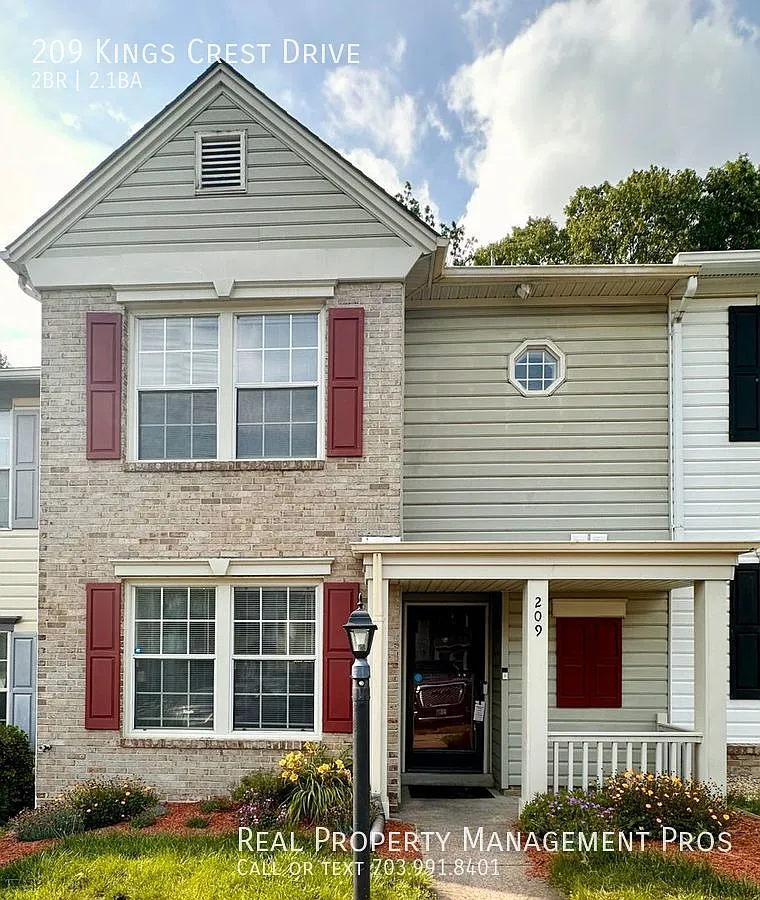 Bright & Spacious 2BR/2.5BA Stafford Townhome Near Quantico & I-95 — Photo 1