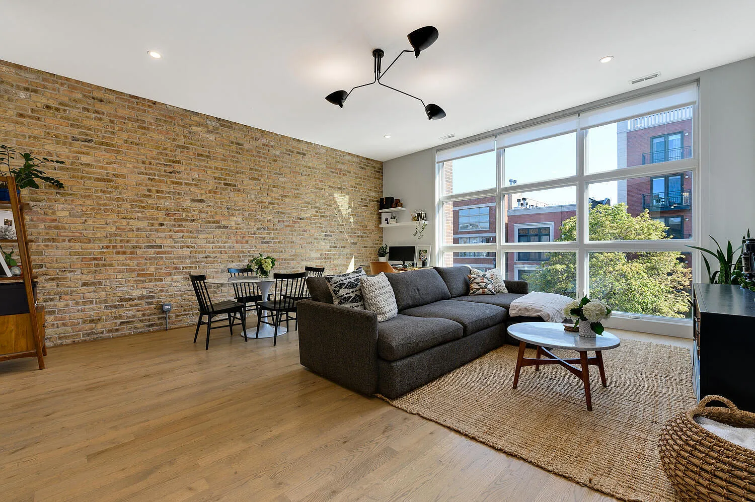 2 bed, 1380 sqft, $4,250 — Photo 3