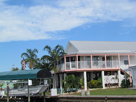 Lanai, covered porch