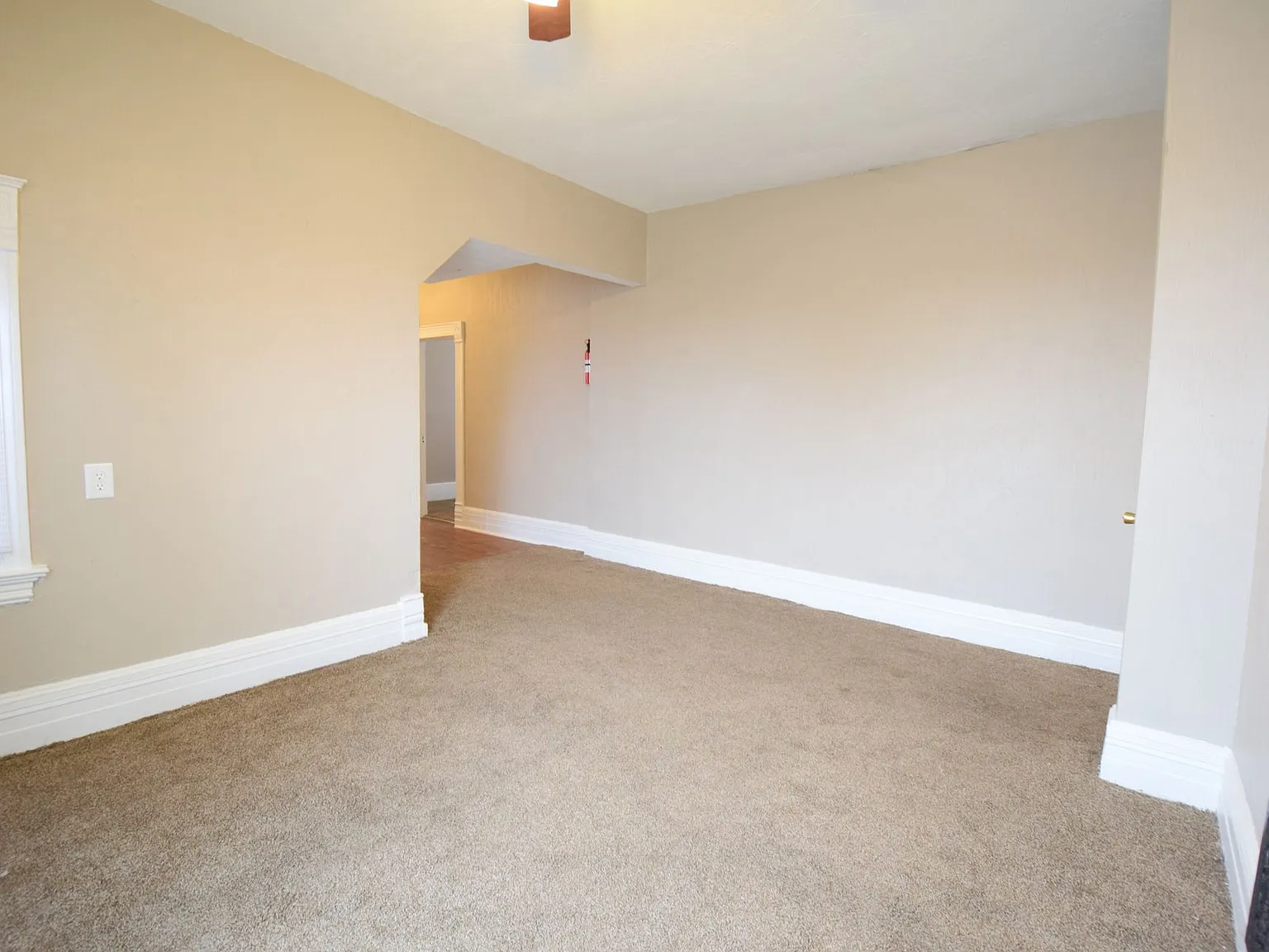 322 East Walnut — Photo 3