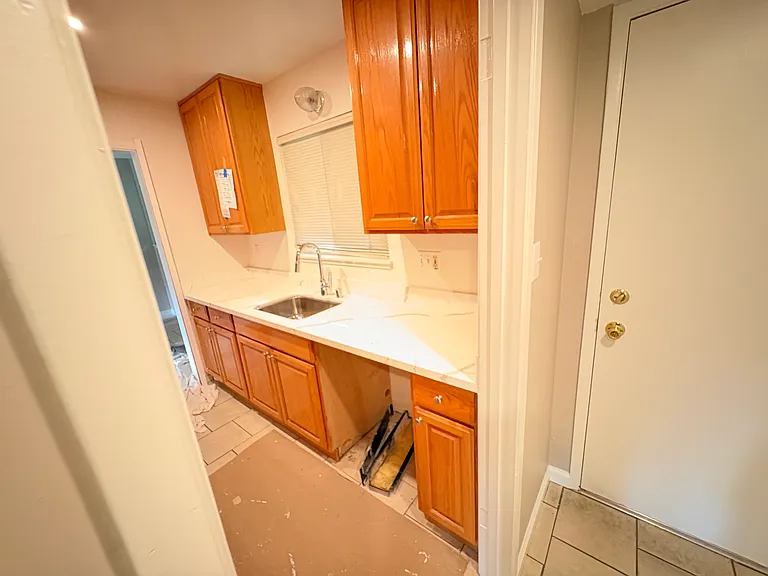 kitchen before new D/W