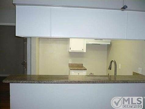 4th image of 327 Chestnut Ave APT 102
