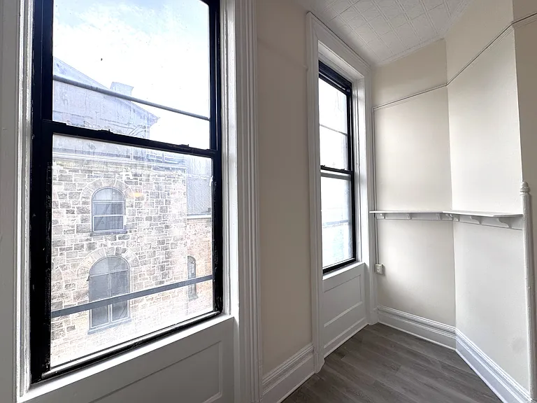 138 Montague St #8 — Photo 4