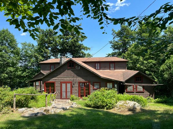 1024 Point Rd, Willsboro, NY 12996